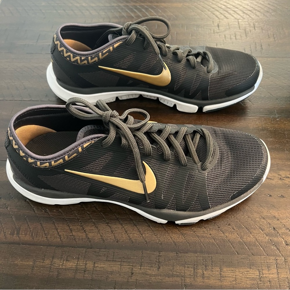 Nike Sneakers Size 8